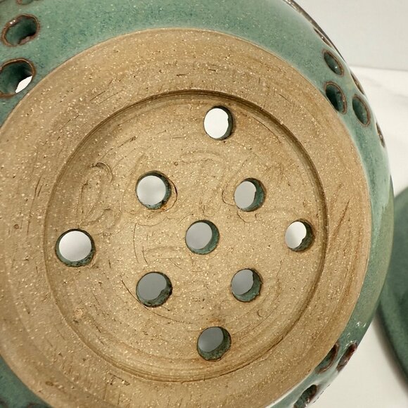 VTG 90's Hand Thrown Signed 2 PC Pottery Berry Strainer Bowl Colander & Plate 8" - Picture 7 of 11